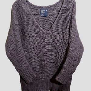 American Eagle Outfitters Plum V-Neck Sweater 3/4 sleeve